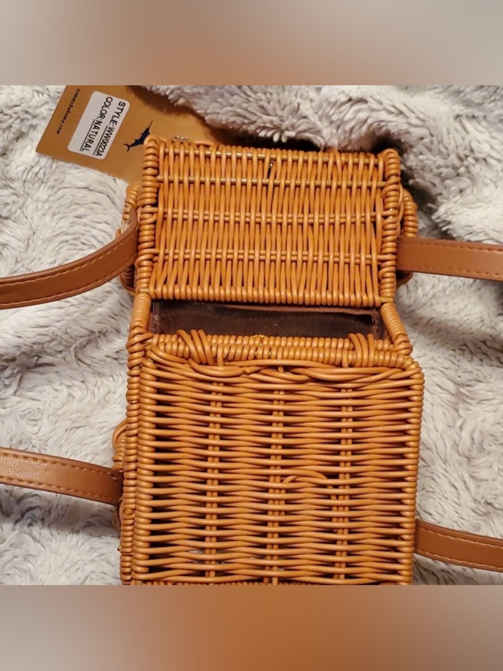 NWT Tommy Bahama Wicker Car Handbag - Picture 4 of 6